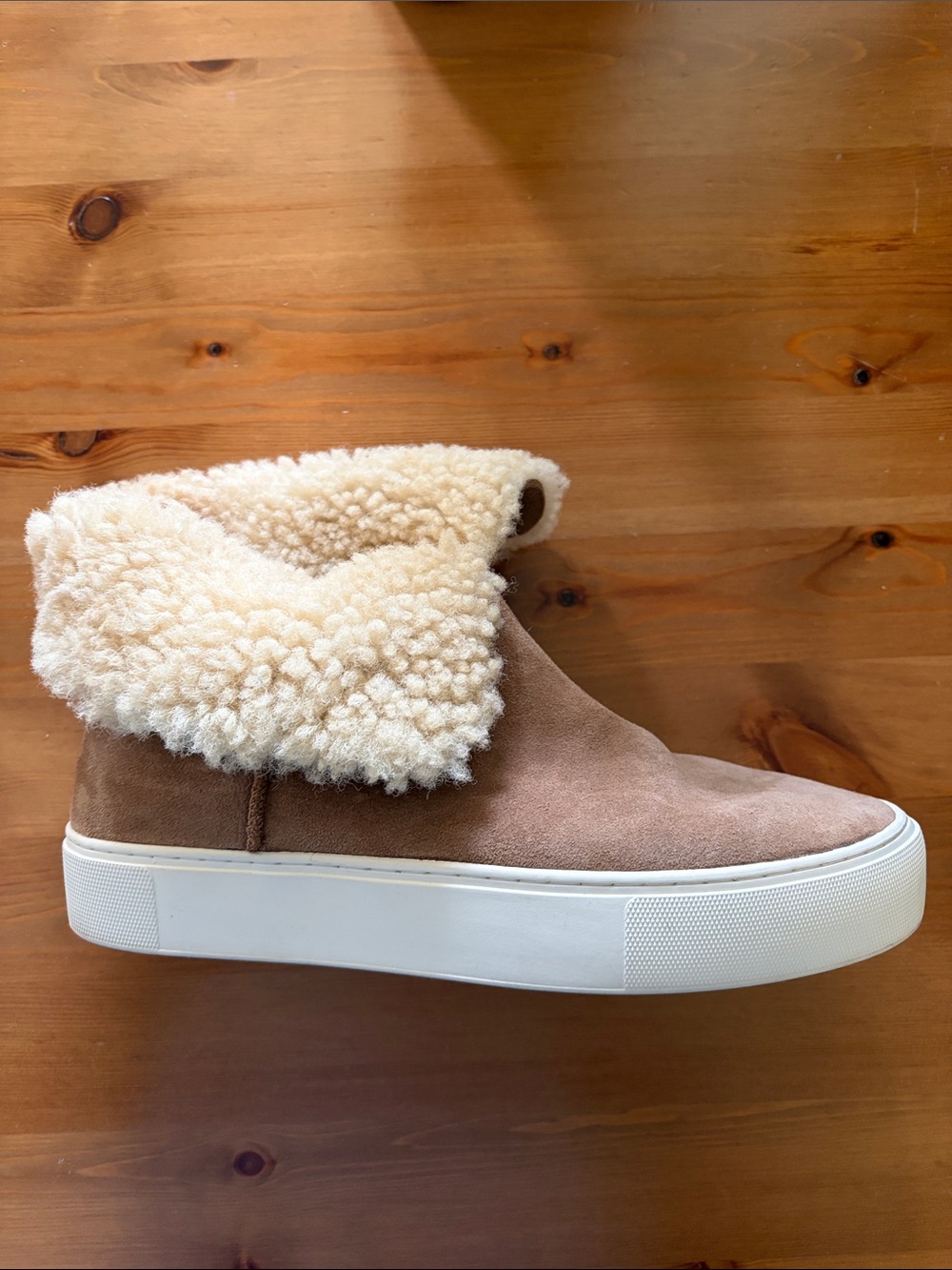 UGG Sneakers in Chestnut